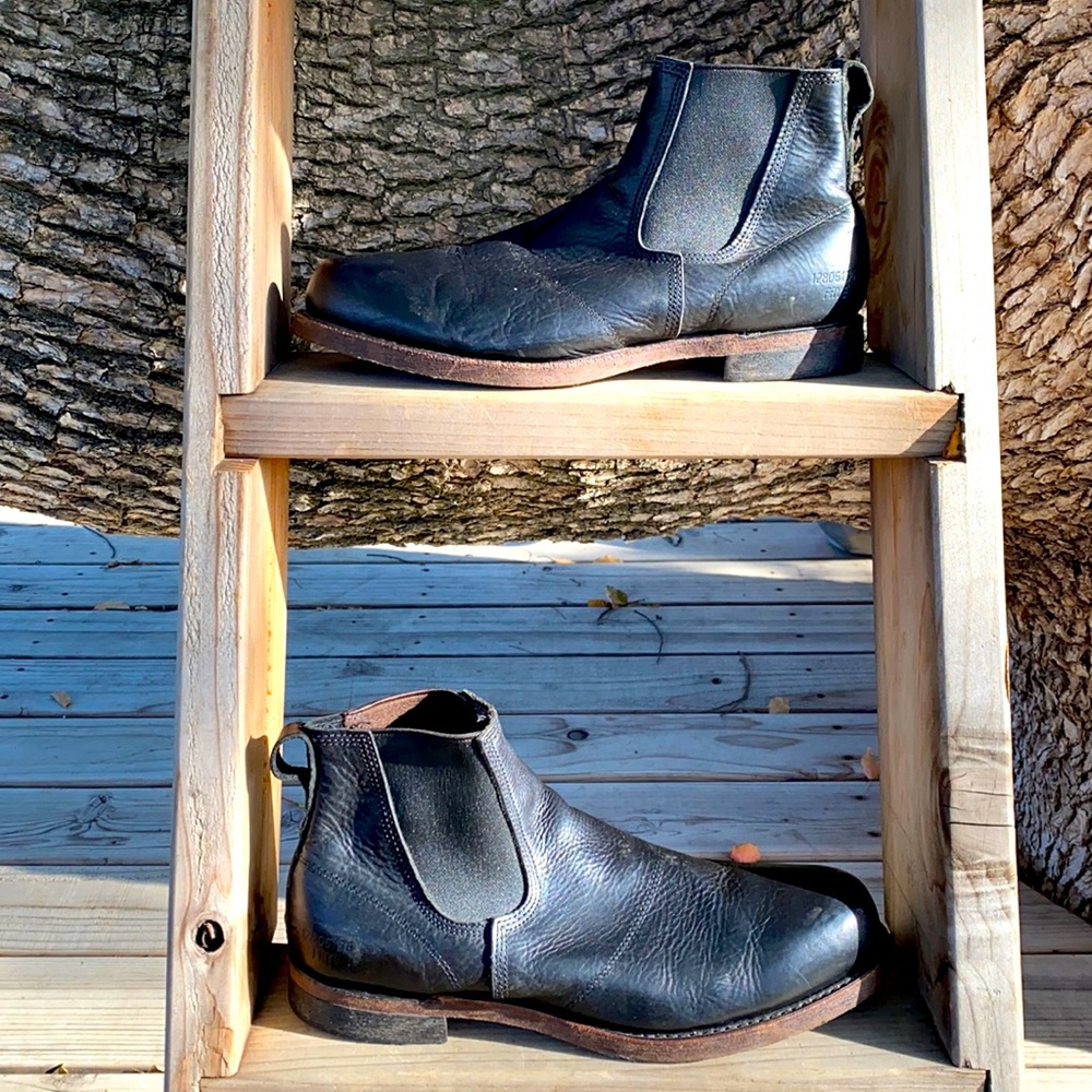 Frye 13M Chaka Boots